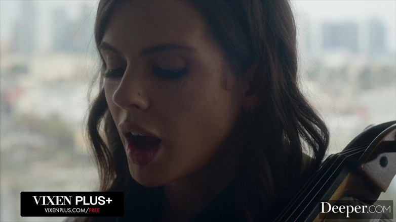 Deeper: Plus profond. Keisha se fait fesser et discipliner par un...