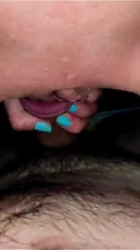 Une Jolie Fille Mince De 18 Ans Se Tape Un Homme Poilu Adulte