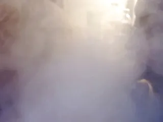Jordan pijpt wolken en slikt