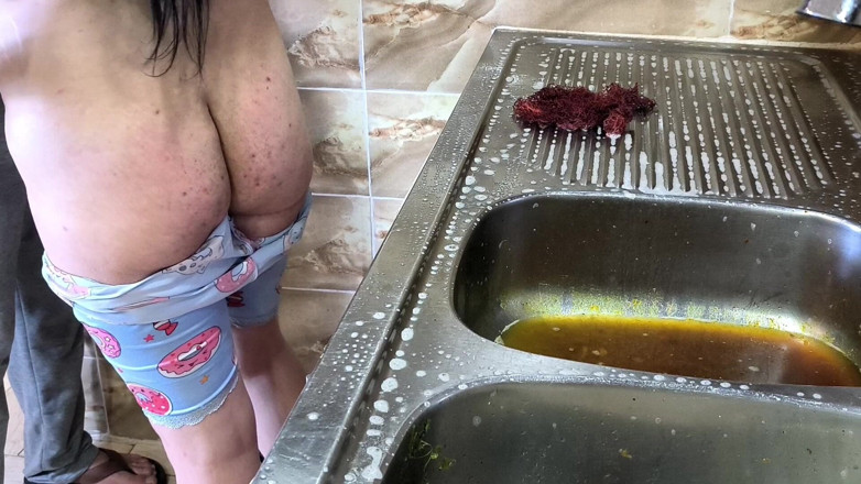 Basant Arab: Hombre saudita se folla a una criada árabe en la cocina