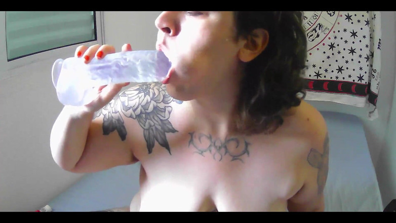 alucidfever: 一个透明假阳具让乐趣变得更好