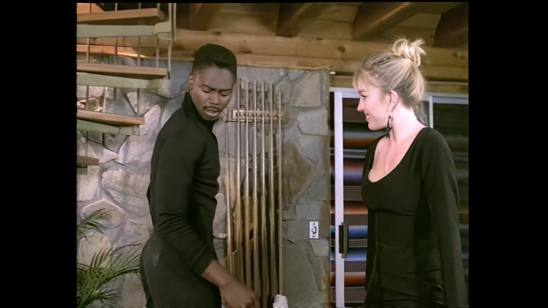 Vintage megastore: Italiana vintage pornstar Moana Pozzi recebe sua buceta peluda fodida...