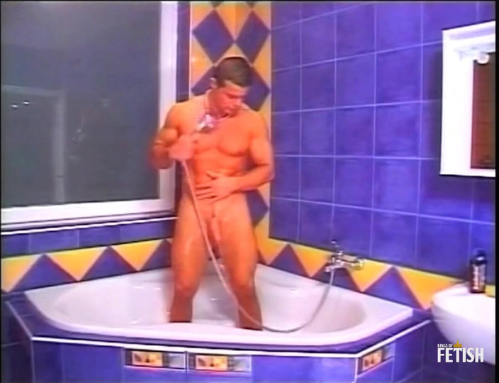 Gay Diaries: Muskularny gej dostaje ciasny tyłek głęboko wbity przez swojego partnera...