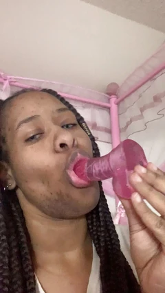 Se mig suga på min dildo