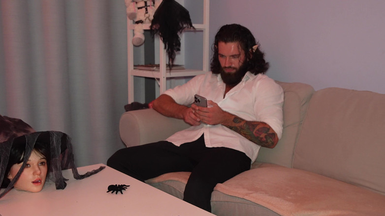 Alexa Poshspicy: Moje ai přítelkyně ožila na Halloweenu. Tvrdý. Skončil na tváři.