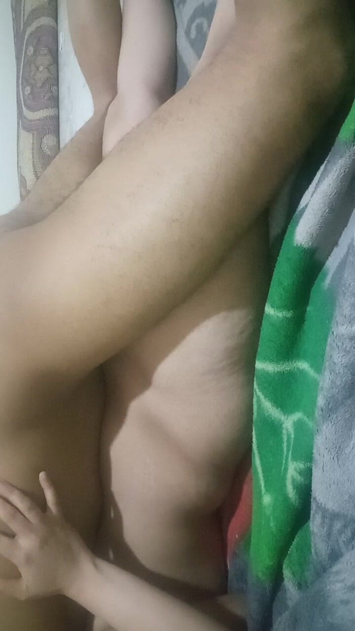 Hot naked coup: Parejas jóvenes y de recién casados tienen relaciones sexuales