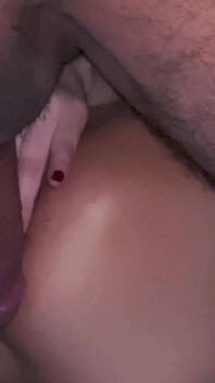 A MILF Ao Lado Abre as Pernas Parte 1