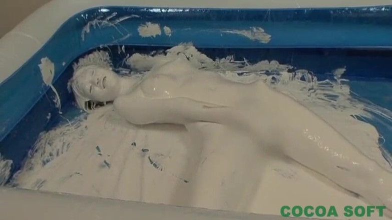 Cocoa Soft: Young Asian teen is ready for the body paint and...