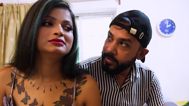 Xtramood: Ein sexy Desi-mädchen betrügt mit zwei jungen zur zeit und...