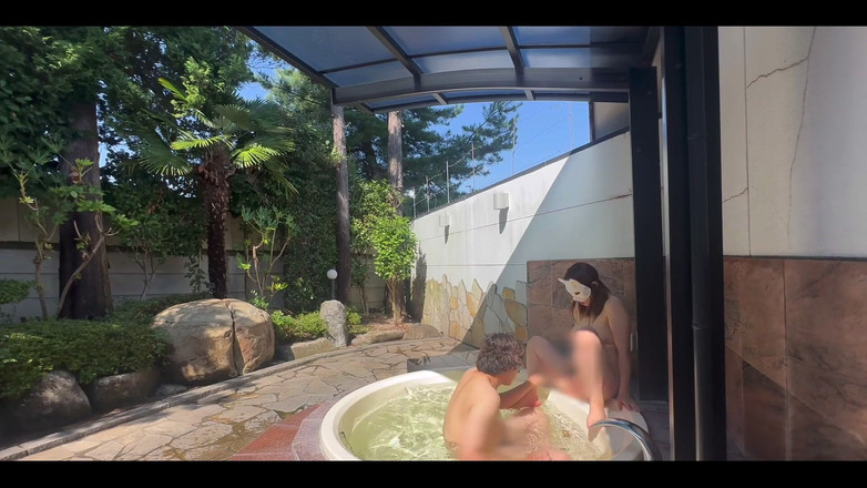 LuuLee0804: Sexo en baño al aire libre