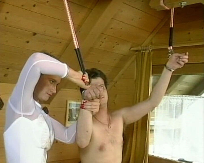 Bdsm Extreme Fantasy: Bağlı ve ağzı tıkalı amcık hepsini alıyor #1