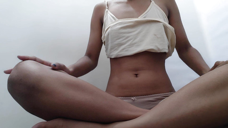 desigirl93: Индийская девушка мастурбирует соло и испытывает оргазм в видео