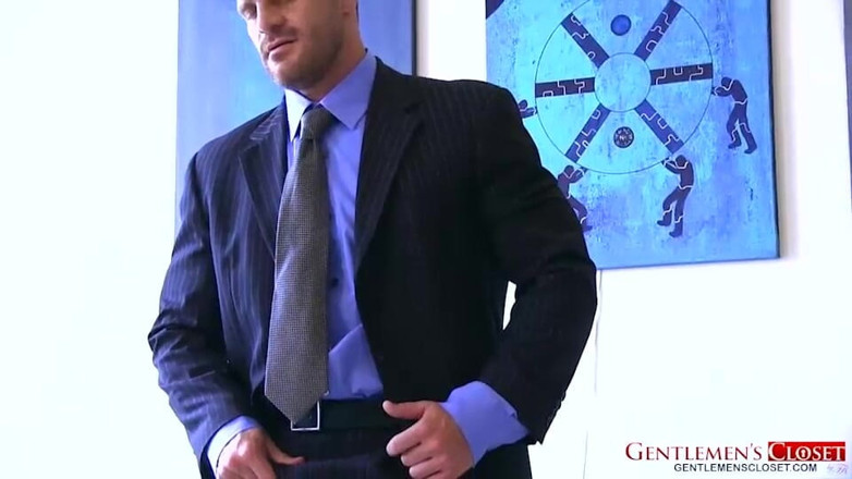 Gentlemen's Closet: Landon Conrad 01