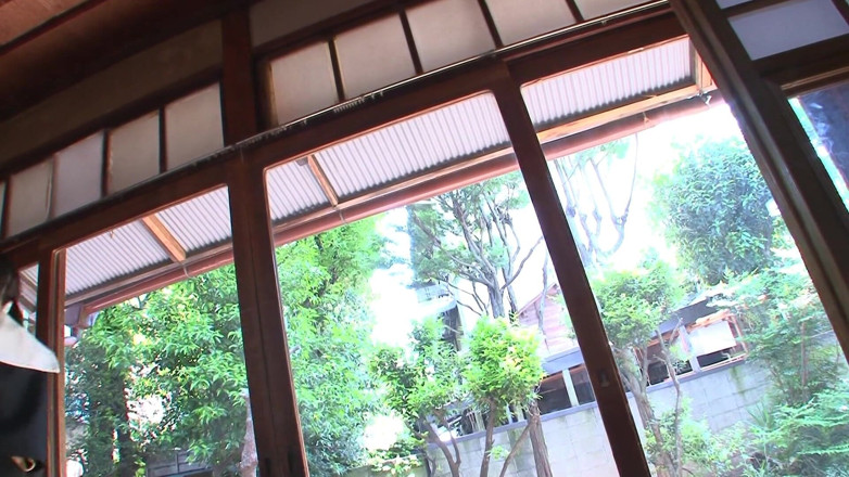 Blowjob Fantasies from Japan: 자지를 빨아주는 아시아 창녀를 바라보는 순진한