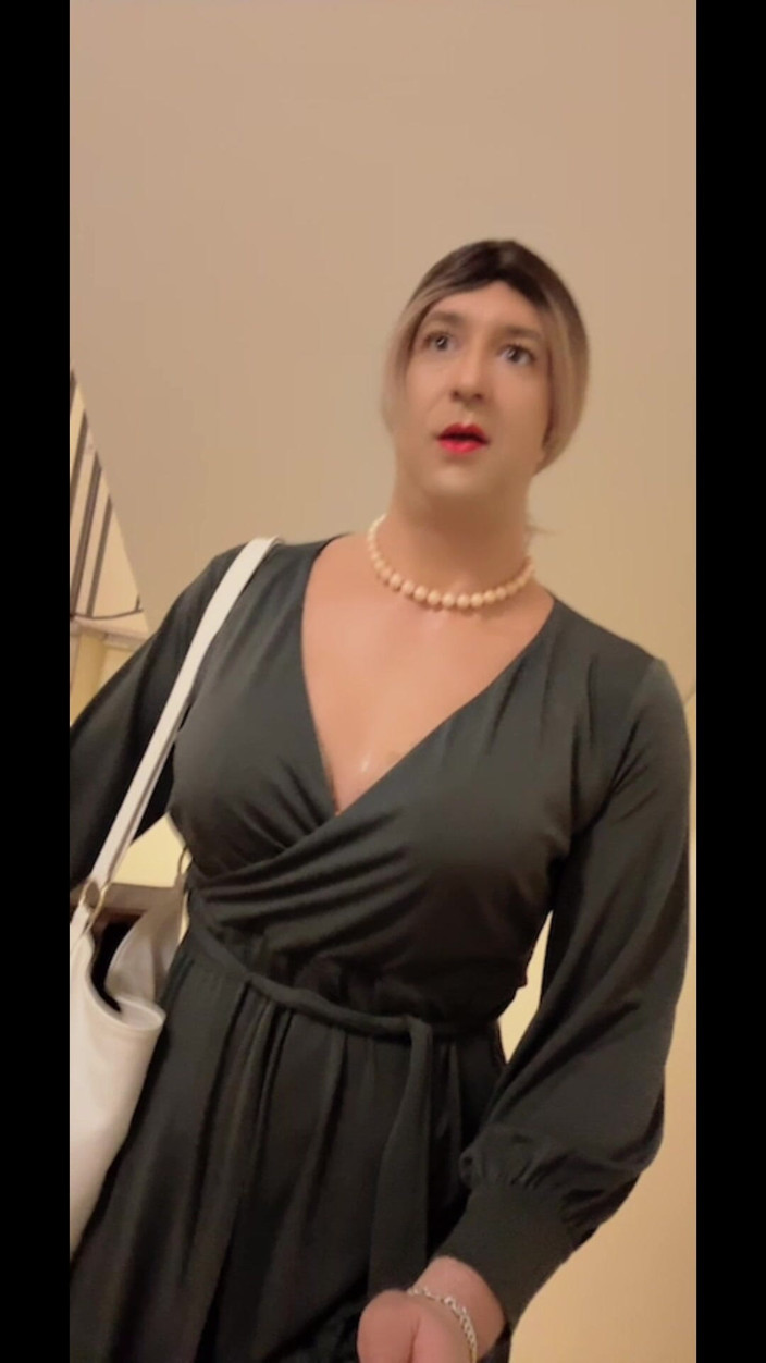 SissyDaniella: Sissytask-stahlkleidung von nachbarn und tägliches analtraining