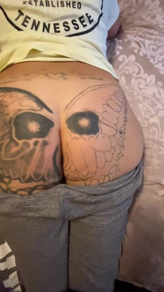 MzKiTTy91: Pawg milf potrząsa tyłkiem