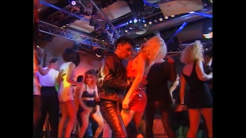 Purzel Official: Her yarağı yiyen kızlarla sonsuz sikiş festivali