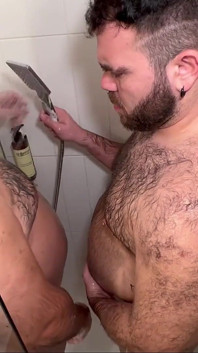 Un duș intens