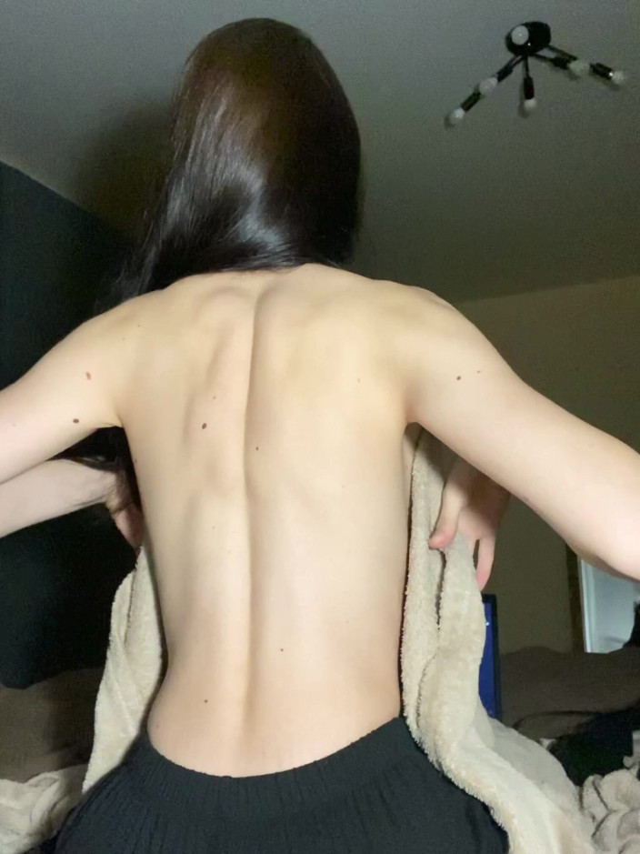 Princess Aisha: Sexy Back and Long Hair
