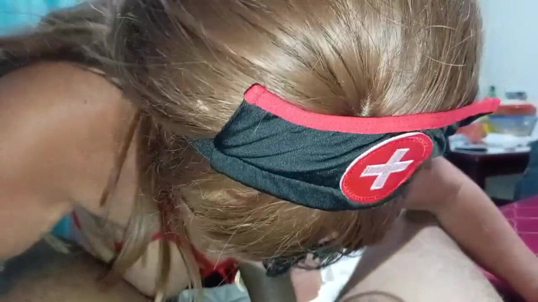 Sofixxx: Dojrzała 60-letnia pielęgniarka daje dobre loda
