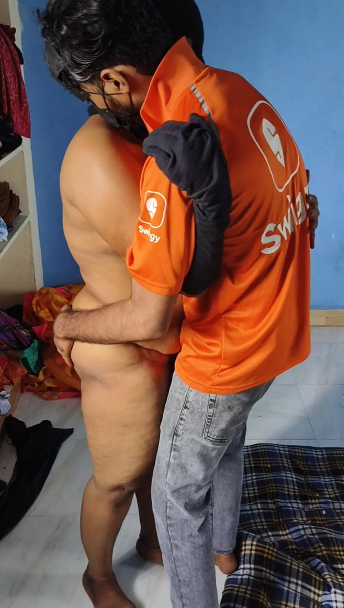 Tamil lesbian: Swiggy delivery chlapec žhavý sex s mladou tetičkou