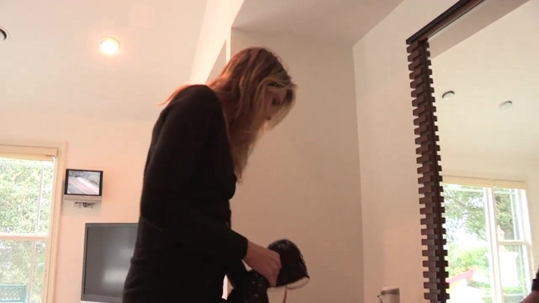 Lesbian Illusion: Petite lesbian orgasm