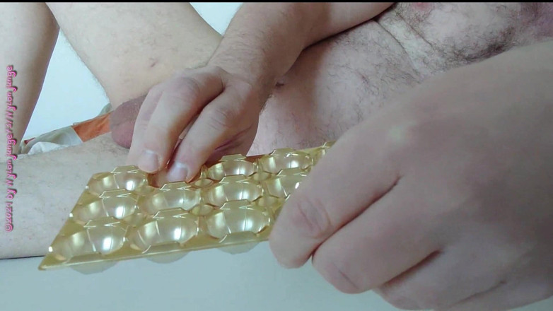 Carmen_Nylonjunge: Sperm in the praline mold 2