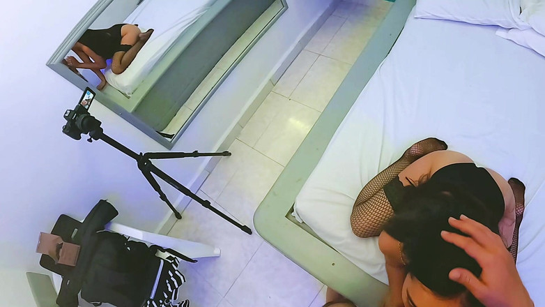 Labigassa: Sexy modelka tančí s krásným zadkem miluje péro