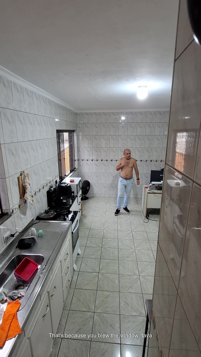 Gabi SweetCouplesStories: Zimmermädchen zieht sich aus und nimmt eine gesichtsbesamung an