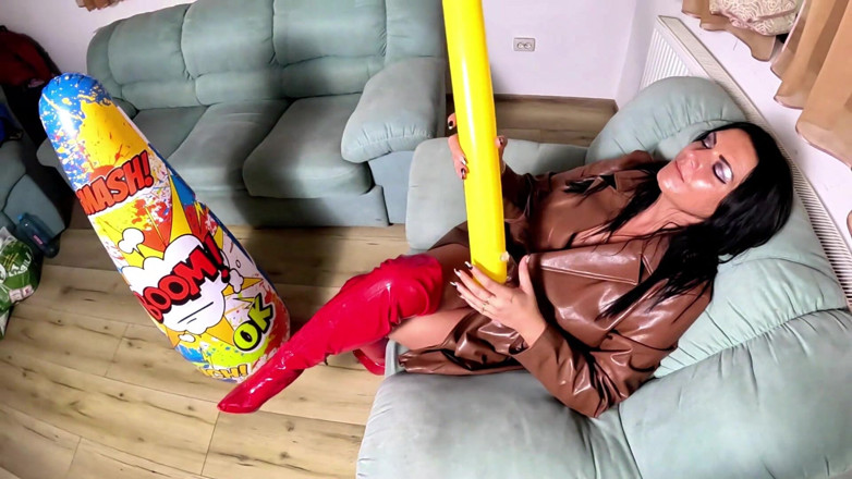 MilfyCalla: Dominant Leather MILF Inflatable Smash Fetish. Giant Hammer, Doggy, Cum...