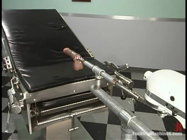 Fucking Machines by Kink: 알렉스 디바인