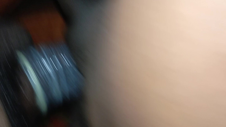 Riyadesi18: Er sah mich allein im haus und fickte mich