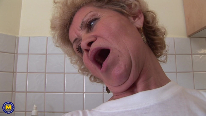 Mature NL: Это лучше, чем член, чтобы удовлетворить женщину