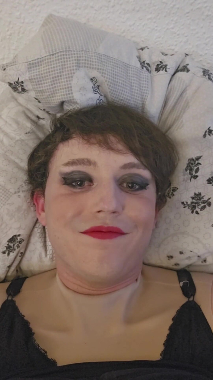 Sissy Millie Lucy: Sissy Millie si dělá radost část 2