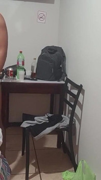 Mio fratellastro come un cucciolo duro questo mi rende