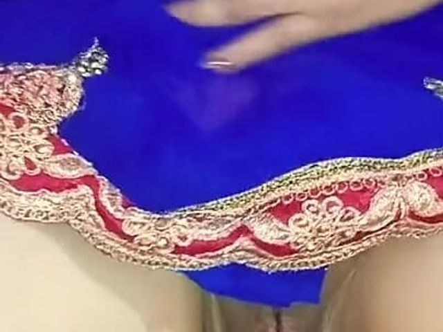 Cheating Wife:- Indian Wife Ready for Sex and Fucking with Her Old Lover (Gunjan Sharma)