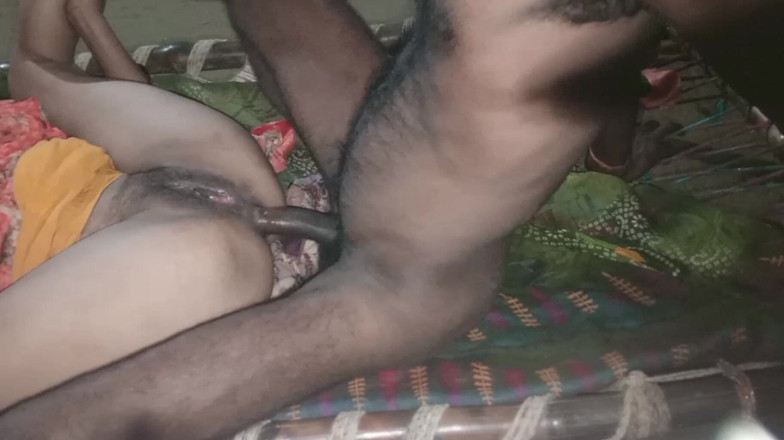 Treblsex: Desi Bhabhi poprvé rozšíření zadku