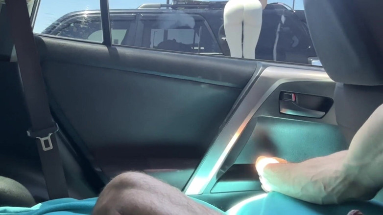 Bigmax8inch: Dickflash Cum on Her Face on Parking Lot After Flashing...