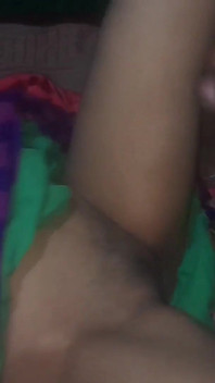 Video seks buatan sendiri India.