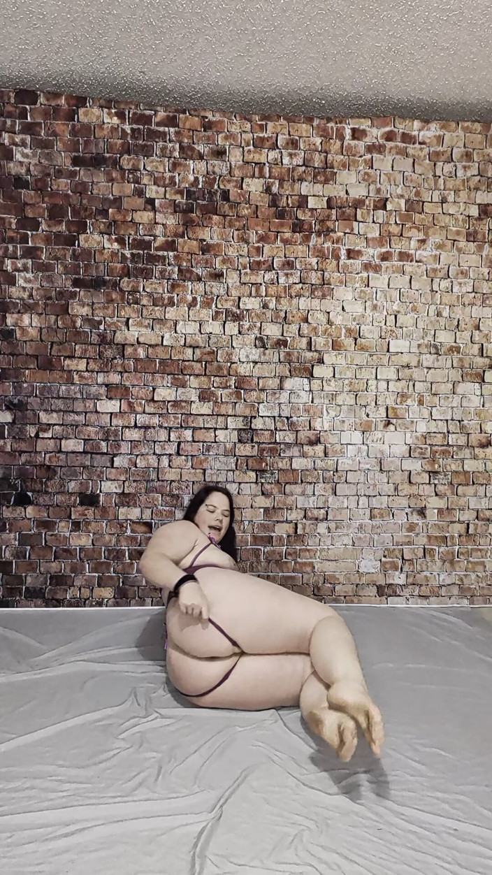 TheKinkyPwrLftr: Zkouším nějaké spodní prádlo