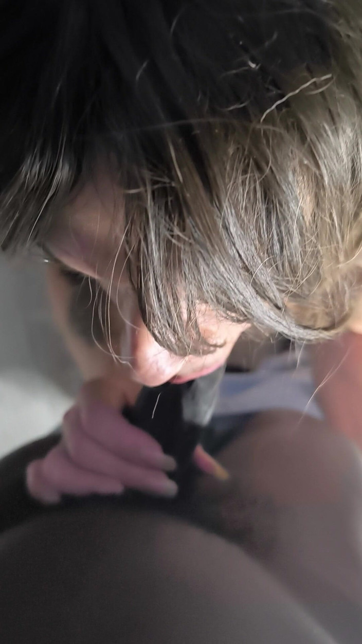 Rozebell: 오지는 펨보 배다른 여동생 오럴 섹스 오지게