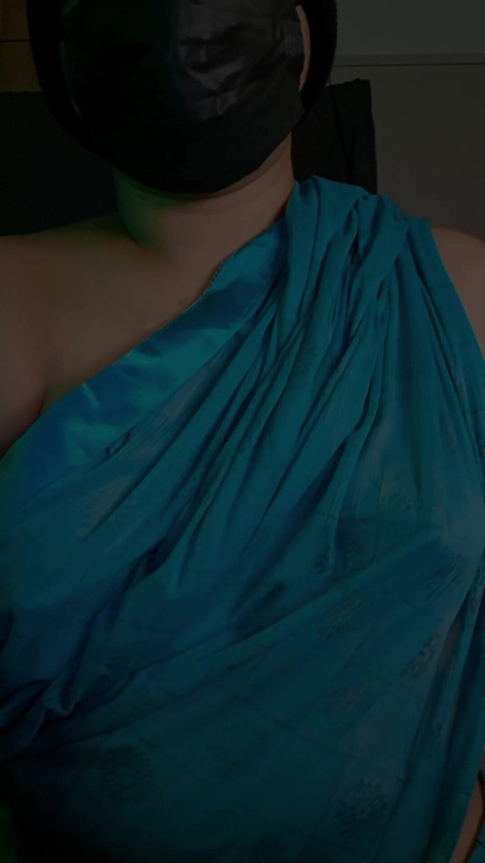Goddess Silk Smita: Video fantasi main peranan - godaan ibu tiri Tamil dalam saree...