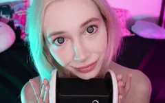 La jolie Ahegao se fait lécher