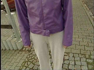 Dirty Teeny: Remaja berambut merah dengan tetek kecil memberikan blowjob yang luar...