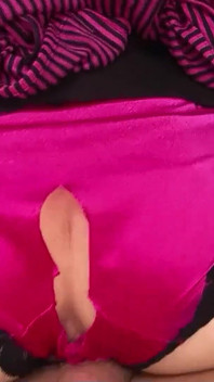 새아빠한테 따먹히는 털이 무성한 보지의 일본 십대