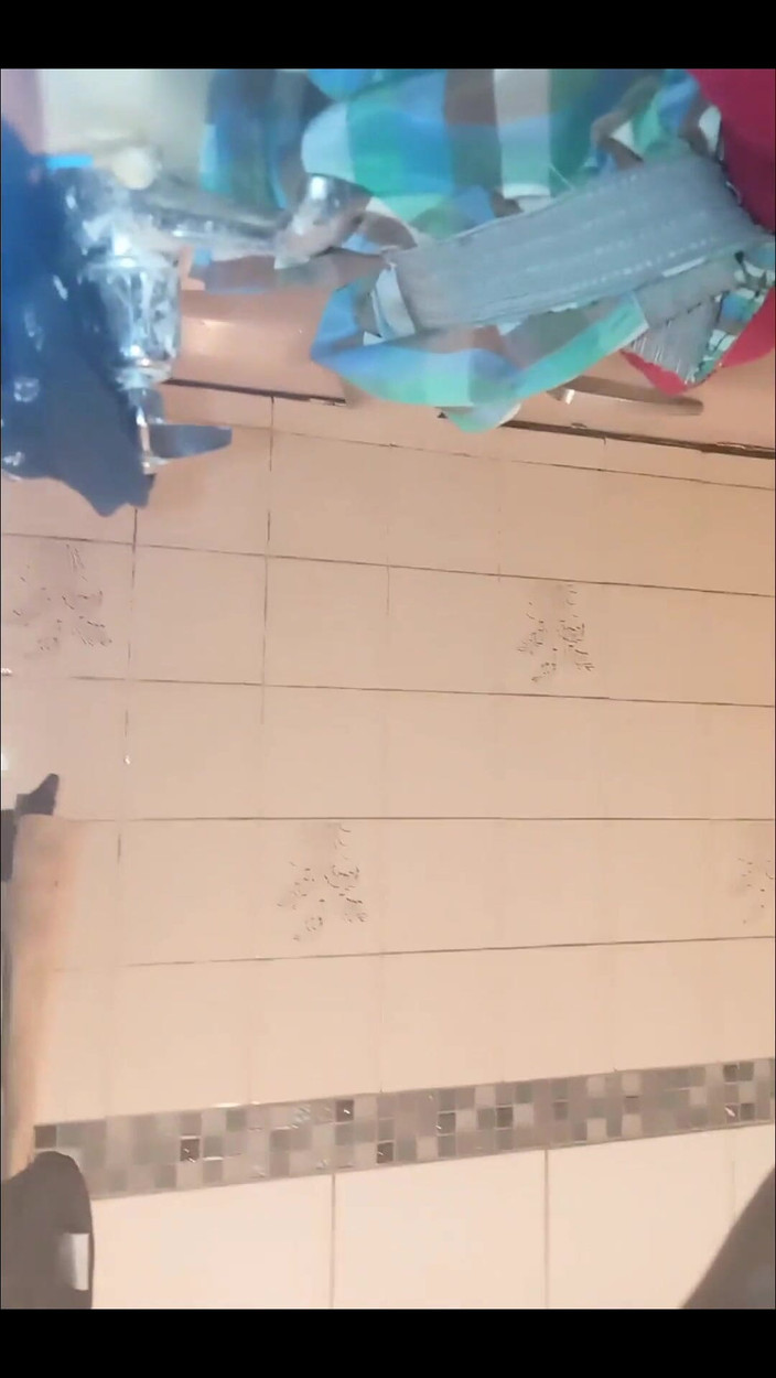 Black Bongs: Muž ve vaně