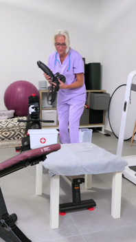 493 miễn phí - bác sĩ máy bay bà già ep3 - dùng tay chọc lỗ đít - đi tiểu - trói buộc
