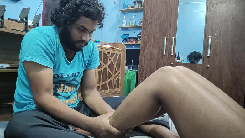 Vaigavarun Feet romance: Feet Massage