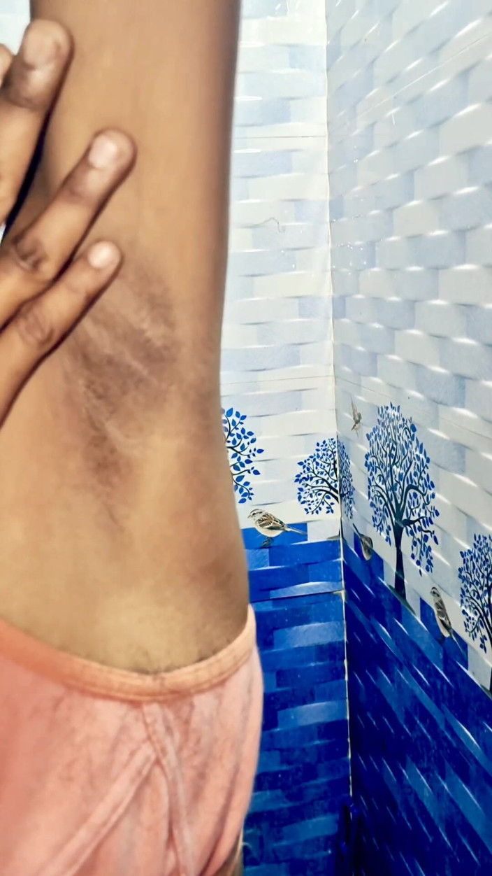 X videos: India se quita el cabello en el baño