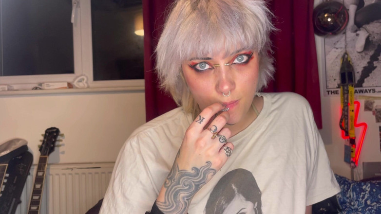 Glitterqueen1999: Vediamo se il mio ragazzo è bisessuale